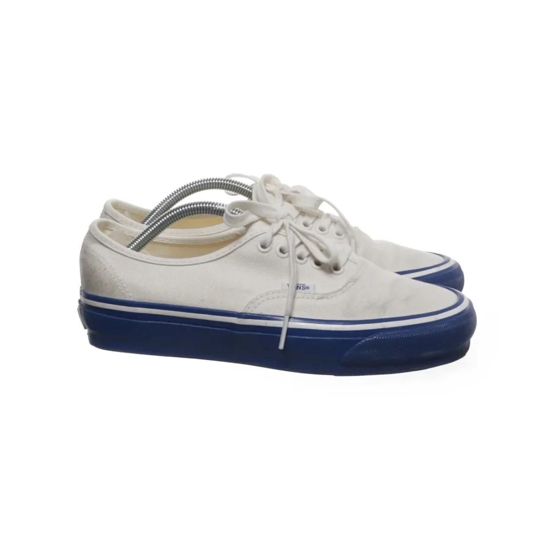 Men White & Blue Forum Mid RT